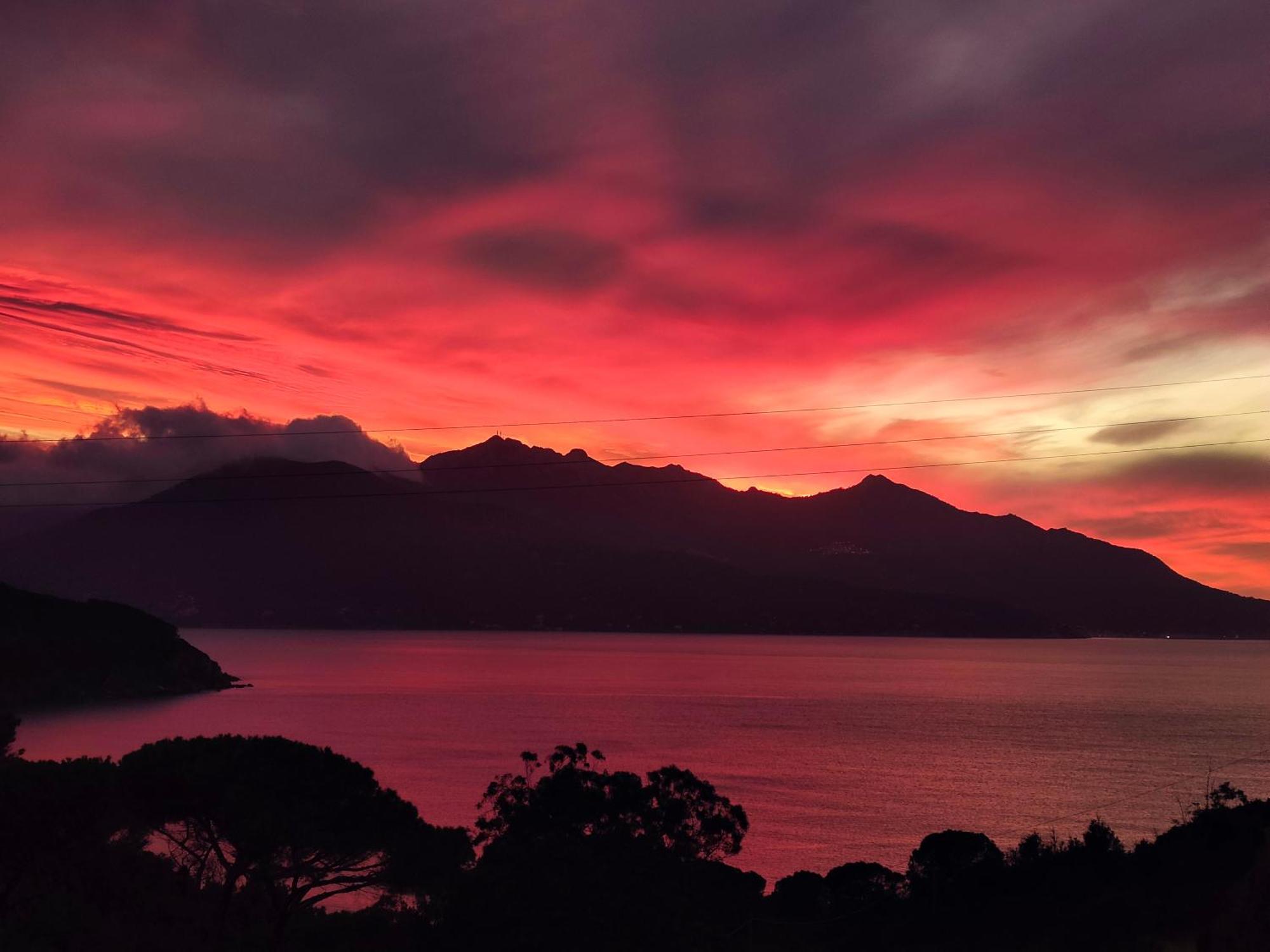 Hotel Scoglio Bianco ポルトフェッラーイオ エクステリア 写真
